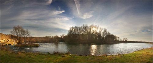 Красивая меча