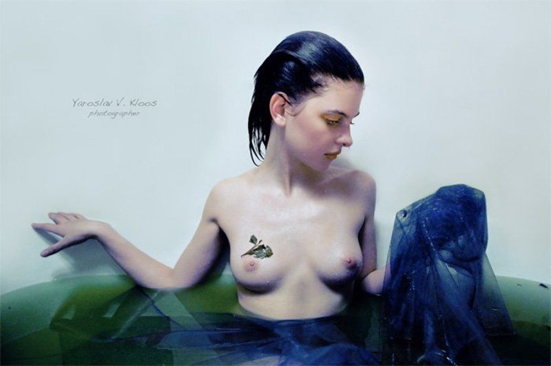 девушка, ванна, вода, тина Сирена... фото превью