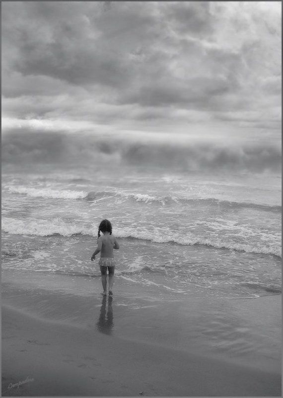 море, ребенок Девочка и море фото превью