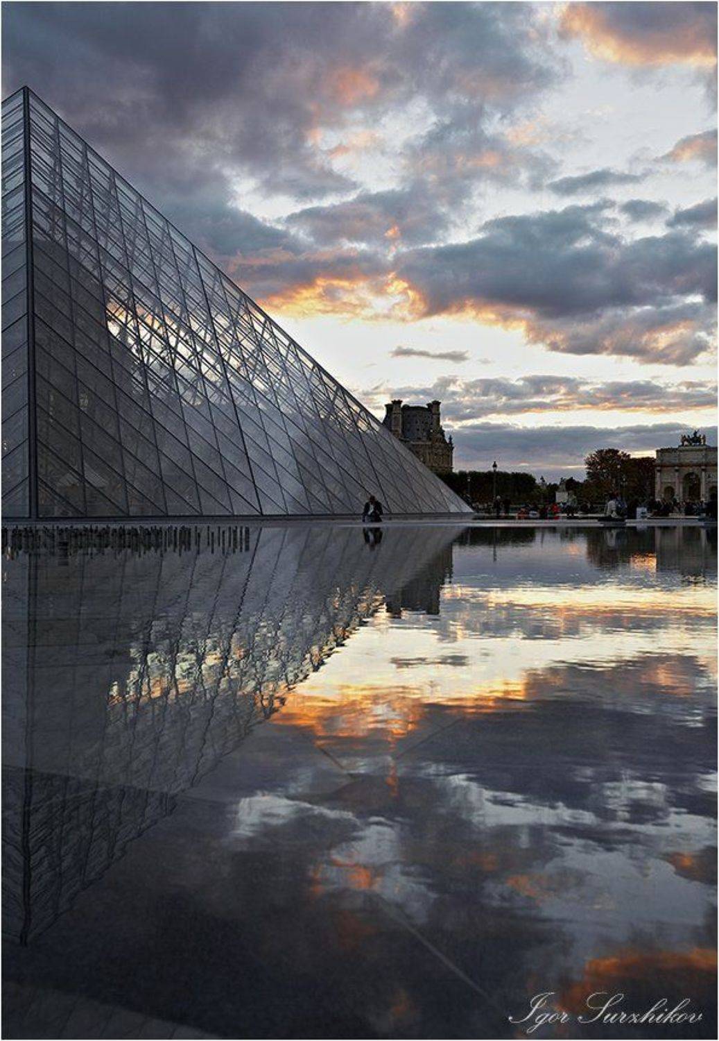 париж, пирамида, закат, Игорь Суржиков