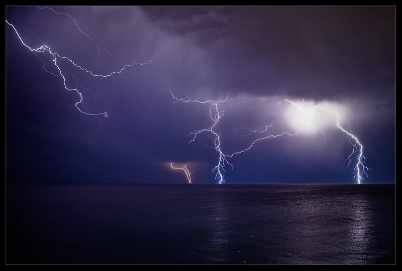 гроза,молния,ночь,кипр,море,пейзаж,природа,стихия,разряд Светопредставление фото превью