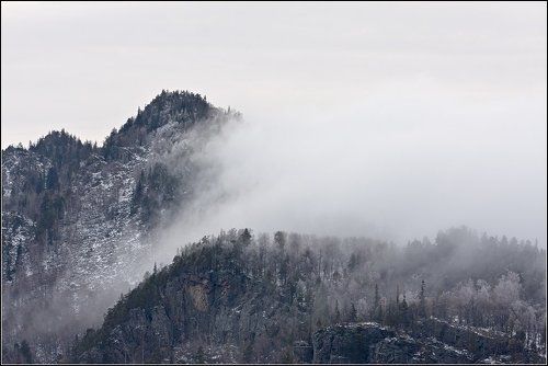Как невесомое спорит с великими
