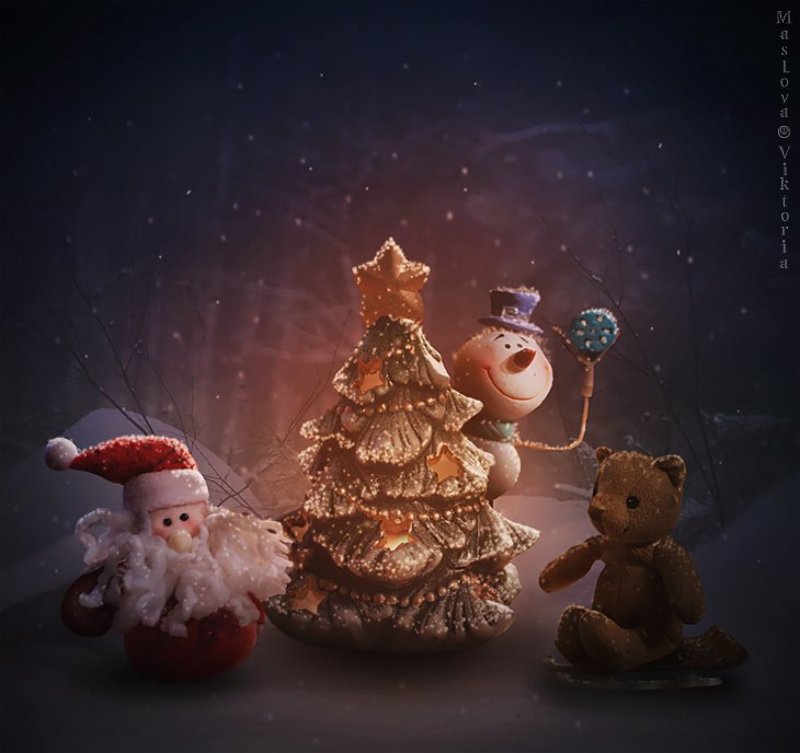 У Новогодней елки фото превью