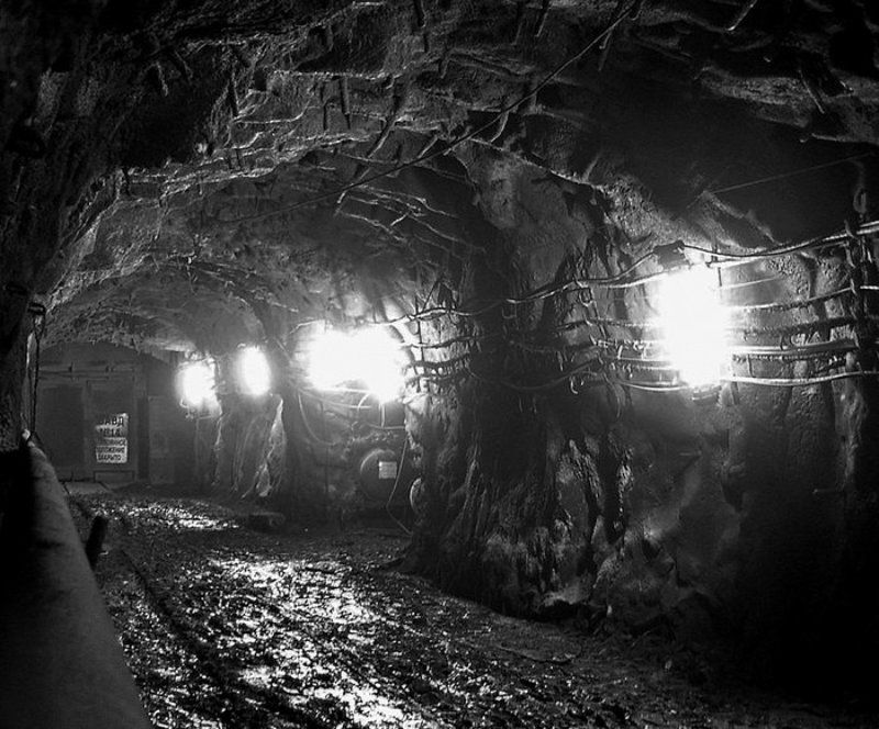 в шахте. 1400 метров под землёй фото превью