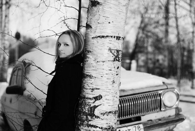 волга, газ24, машина, зима, снег, девушка, чб Марина фото превью