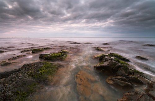 Пришёл старик к морю, но нахмурилось черное море