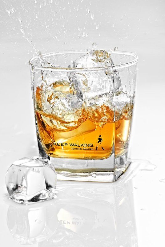 Your Holiday\'s whisky sir! фото превью