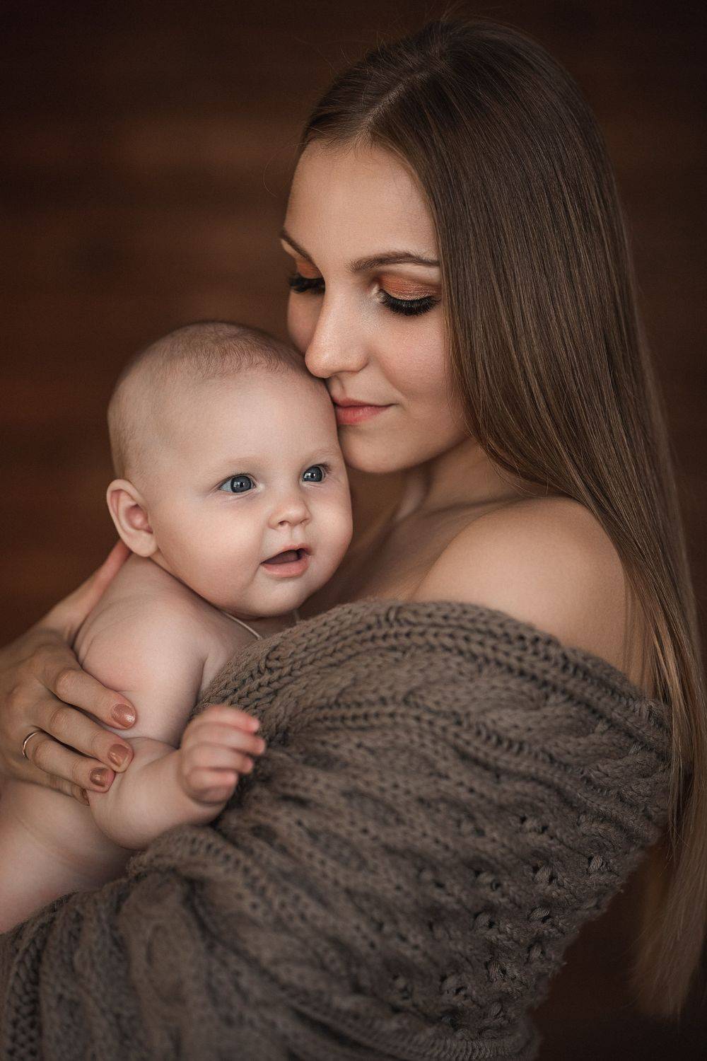 девочка, женщина, мама, дочка,  портрет, фотосессия, girl, child, mom, young mother, portrait, творческий портрет, женский портрет, семейный портрет, семейная фотосессия, постановка, постановочная фотография, Владимир Васильев