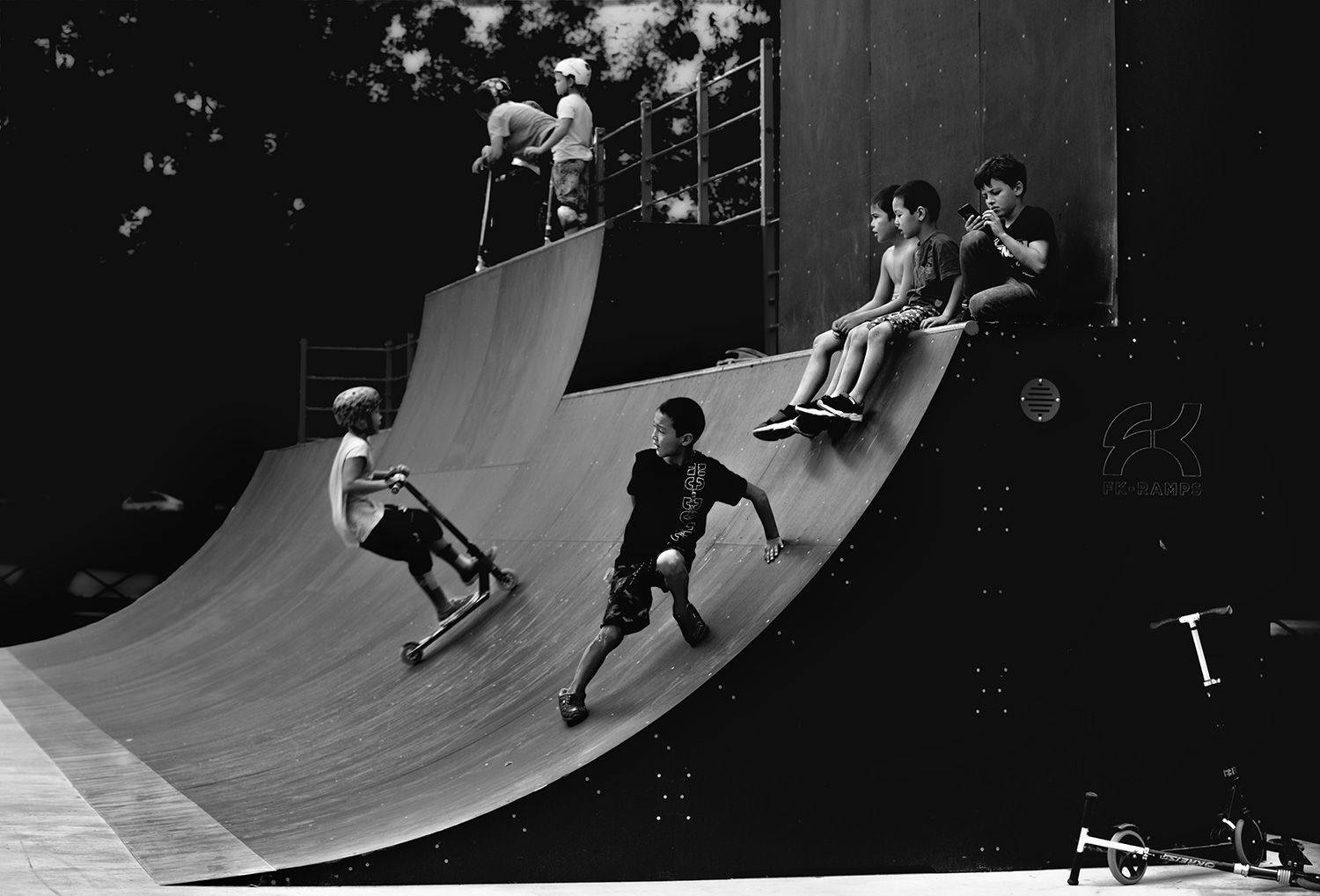 чб фото, жанровое фото, спорт, дети, скейт парк, стрит фото, Vera Trandina