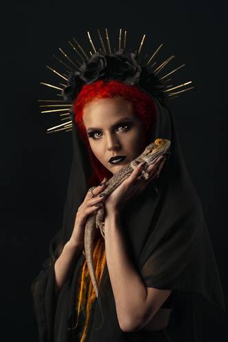 Темная Дева