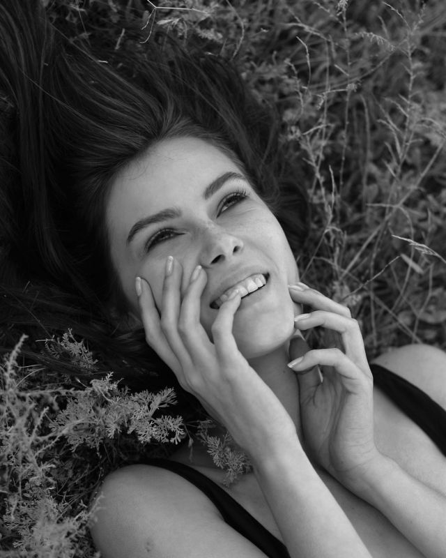 портрет, девушка, чб  *** фото превью