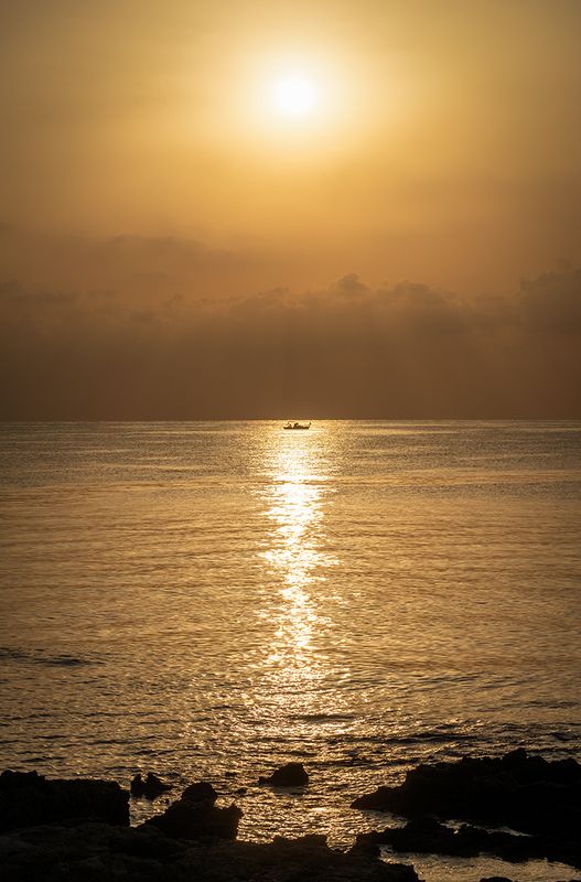 Рассвет на Средиземном море фото превью