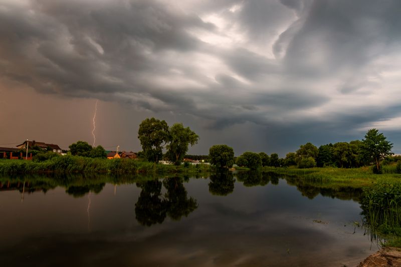 рассвет, молния, река, река нежеголь, титовка, шебекино Такой вот рассвет. фото превью