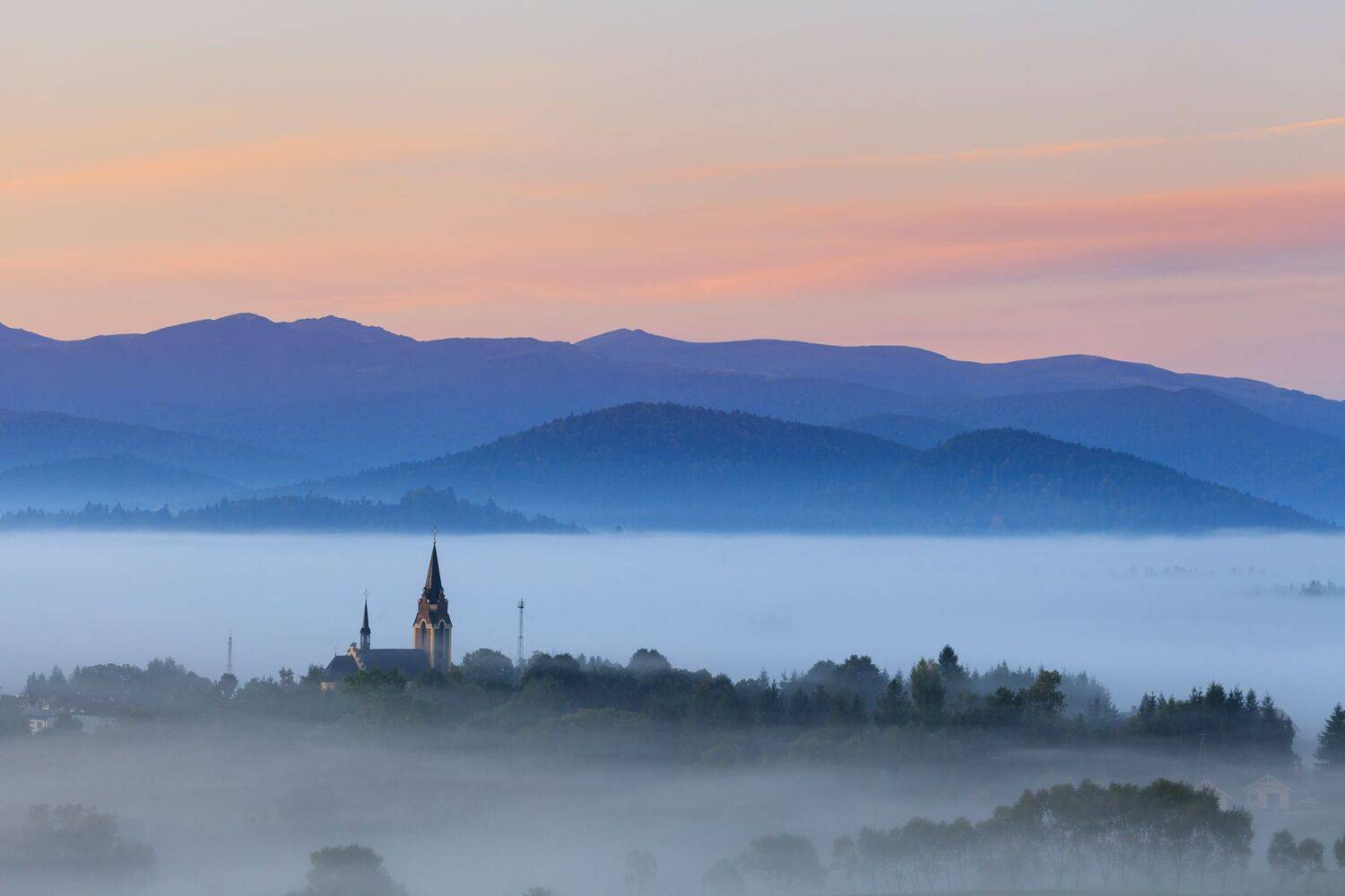 bieszczady, mountains, autumn, foggy, fog, misty, morning, lutowiska, church,  Mirosław Pruchnicki