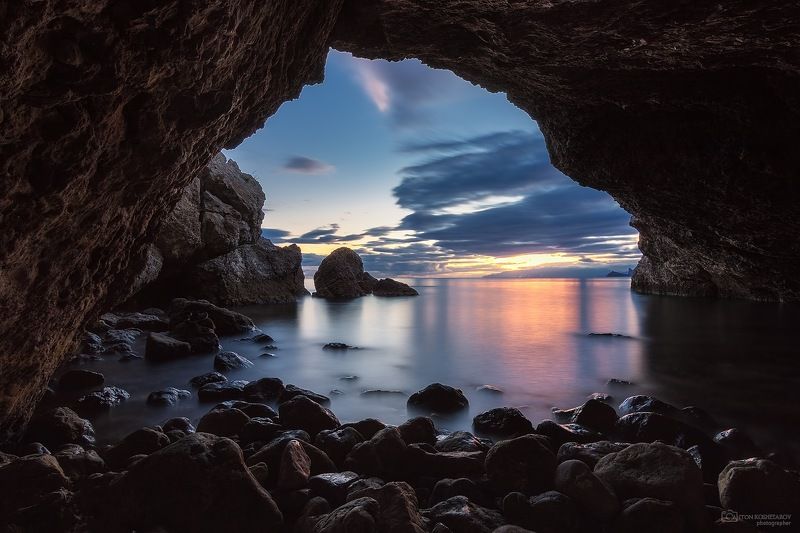 В гроте на мысе Алчак фото превью