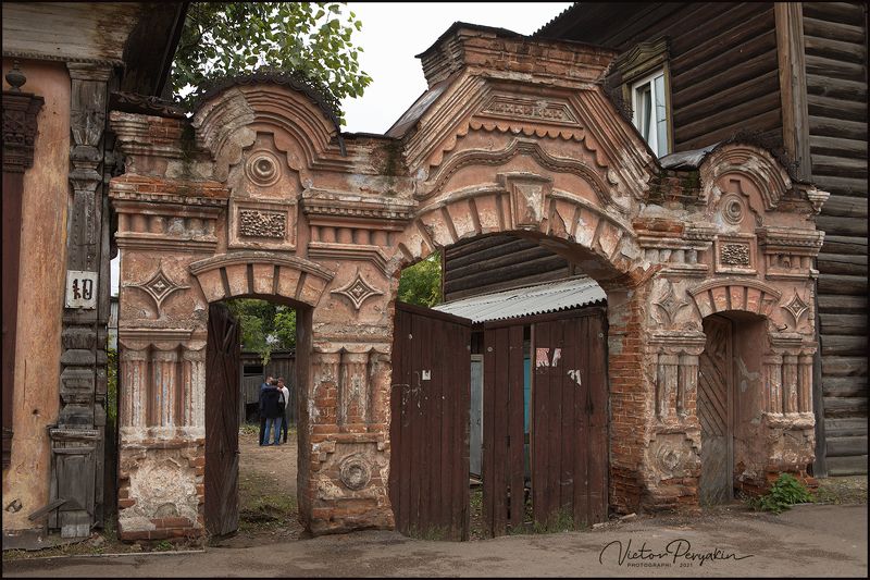 старые ворота фото превью