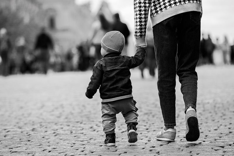 чб фото, уличная фотография, дети, город Топ-топ фото превью