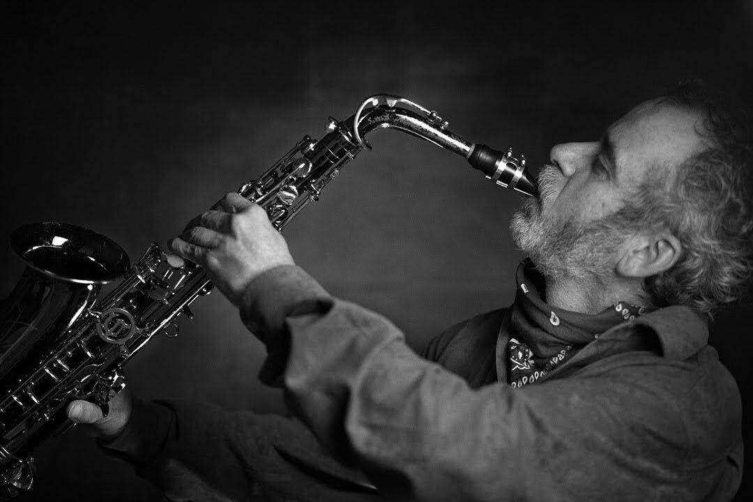 music, musician, saxophonist, saxophone, wind instrument, wooden musical instrument, man, black, people, dark, guy, face, men, one, beautiful, studio, serious, facial expression, Анжелика Костин