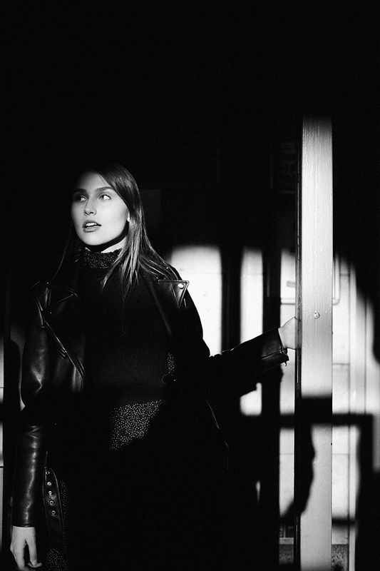 model, portrait, girl, street, lifestyle, blackandwhite, shadows, Ксения Корнеева фото превью