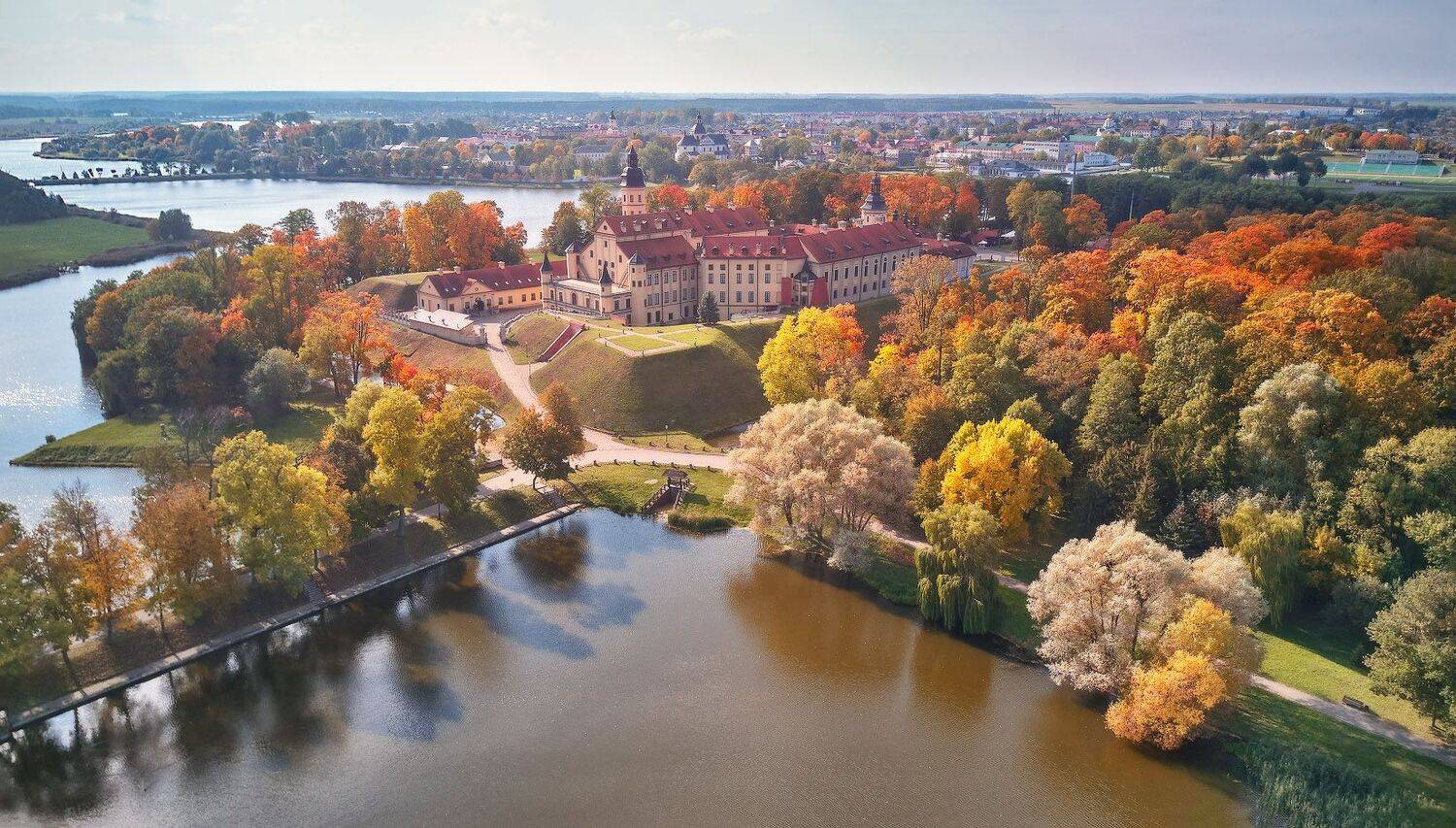 беларусь, замки, несвиж, озеро, осень, парк, сентябрь, Вейзе Максим
