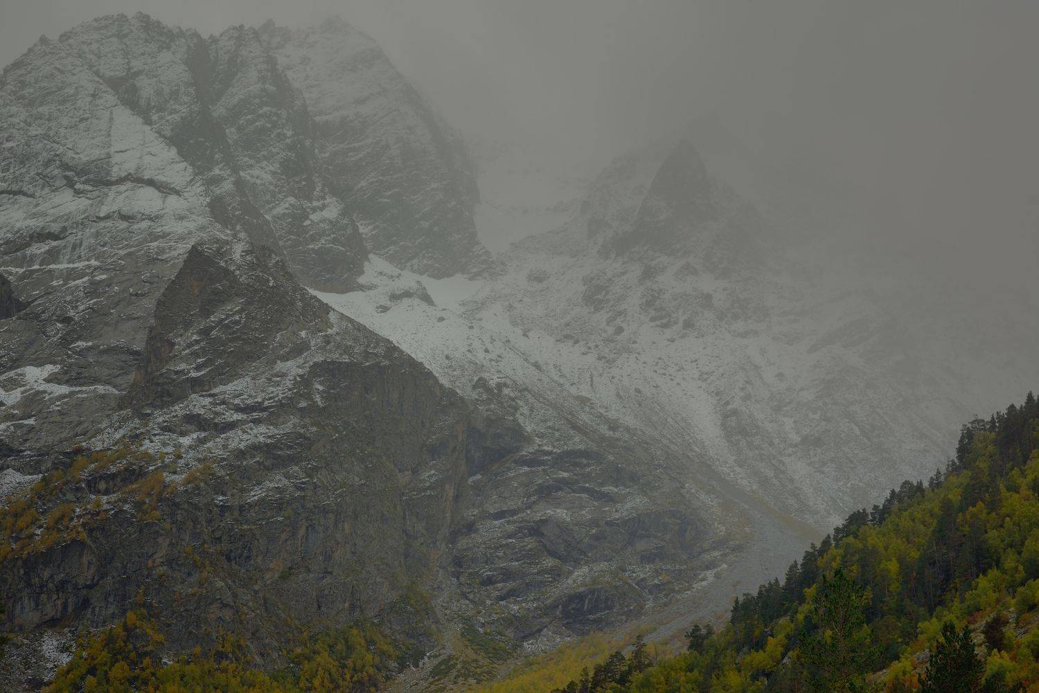 горы осень чиринкол, Александр Жарников