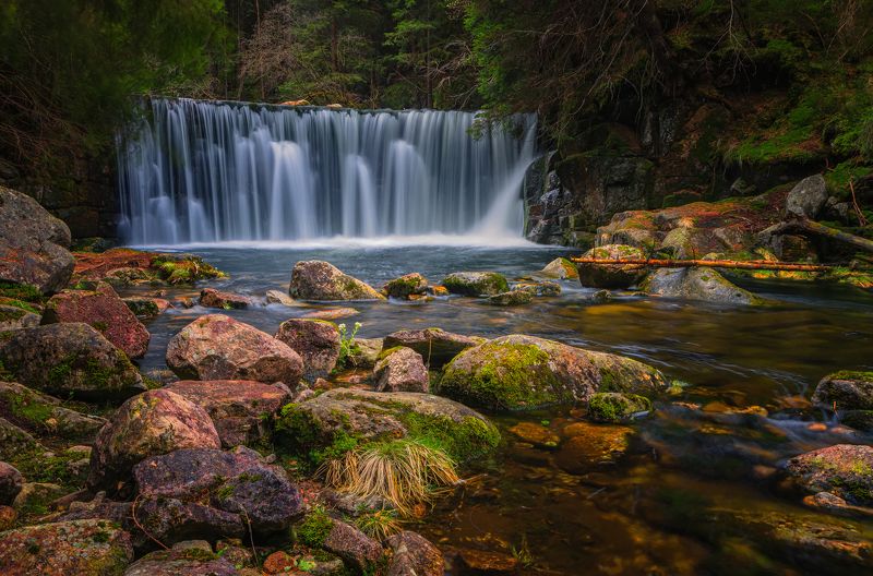 По горизонтали  Нет людей  На открытом воздухе  Фотография  Водопад  Природа  Камень - Объект  Воды  Пейзаж - Пейзаж  Путешествовать  Течет Природа  река  День  Длительное воздействие  Движение  Красота в природе  лес  Дерево  Растение Водопад Боулдер фото превью
