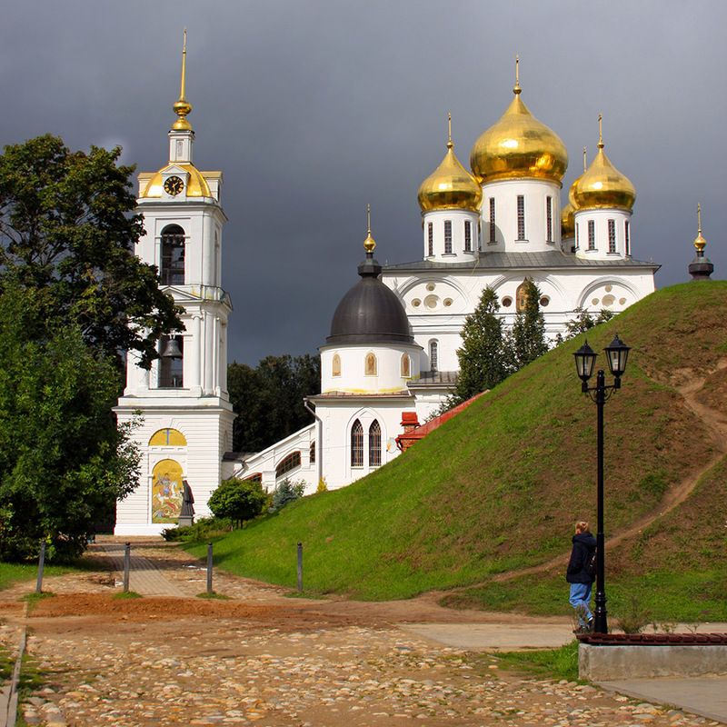 дмитров Кафедральный собор Успения Пресвятой Богородицы в Дмитрове. фото превью