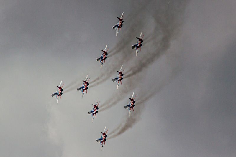 самолет, облака, истребитель, СУ, МИГ, скорость, истребители, вооружение, россия, ВВС, самолеты, гром  фото превью