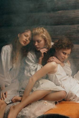 Birth of Doamna Zinelor