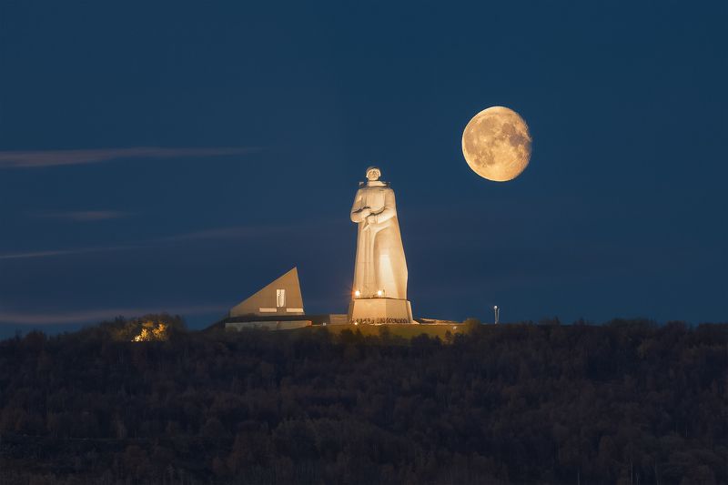 Мурманск, луна, пейзаж, россия, алеша Защитникам Советского Заполярья фото превью