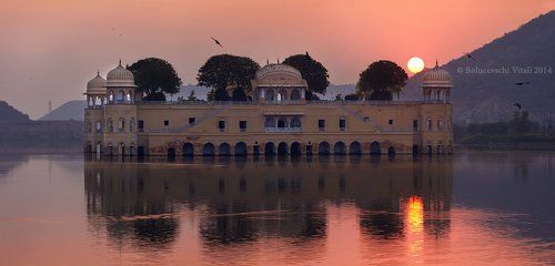 Дверец на воде