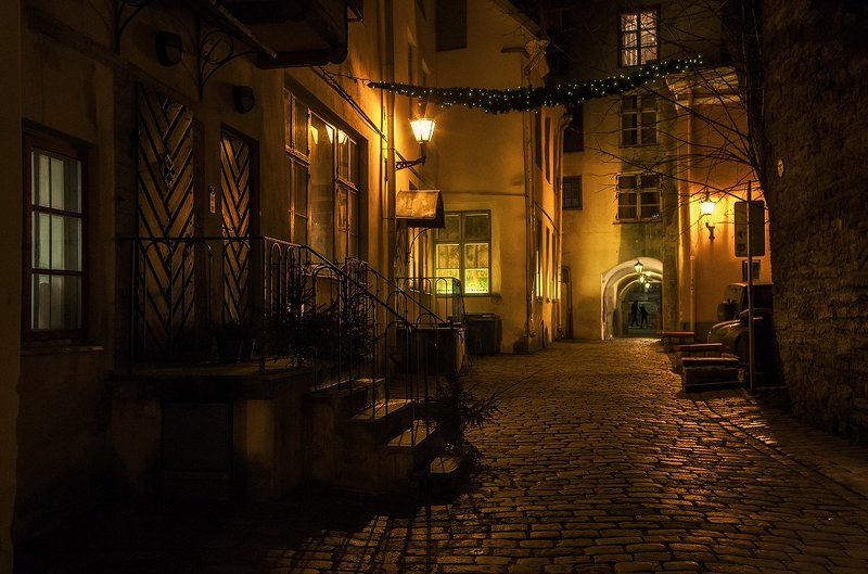 Дворы, видавшие века... фото превью