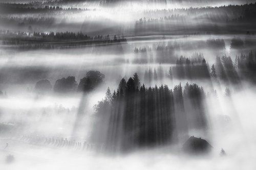 House in the valley mists ...