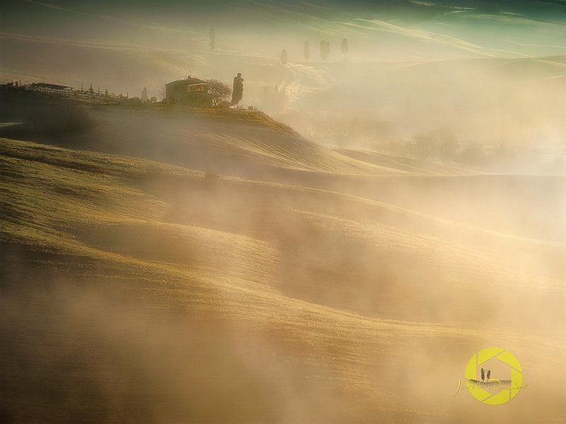 The warmth between mists фото превью