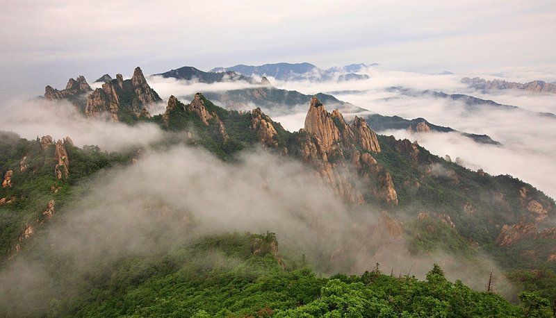 The majesty of  Mount Sorak фото превью