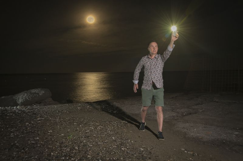 Light фото превью