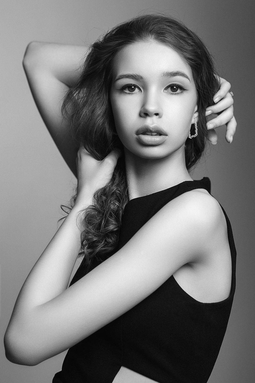 девушка, модель, портрет, фотосессия, макияж, гламур, girl, model, modeling, young, portrait, make-up, glamour, studio, чб, чёрно-белое фото, bw, black and white, творческий портрет, женский портрет, постановка, постановочная фотография, fashion, Владимир Васильев