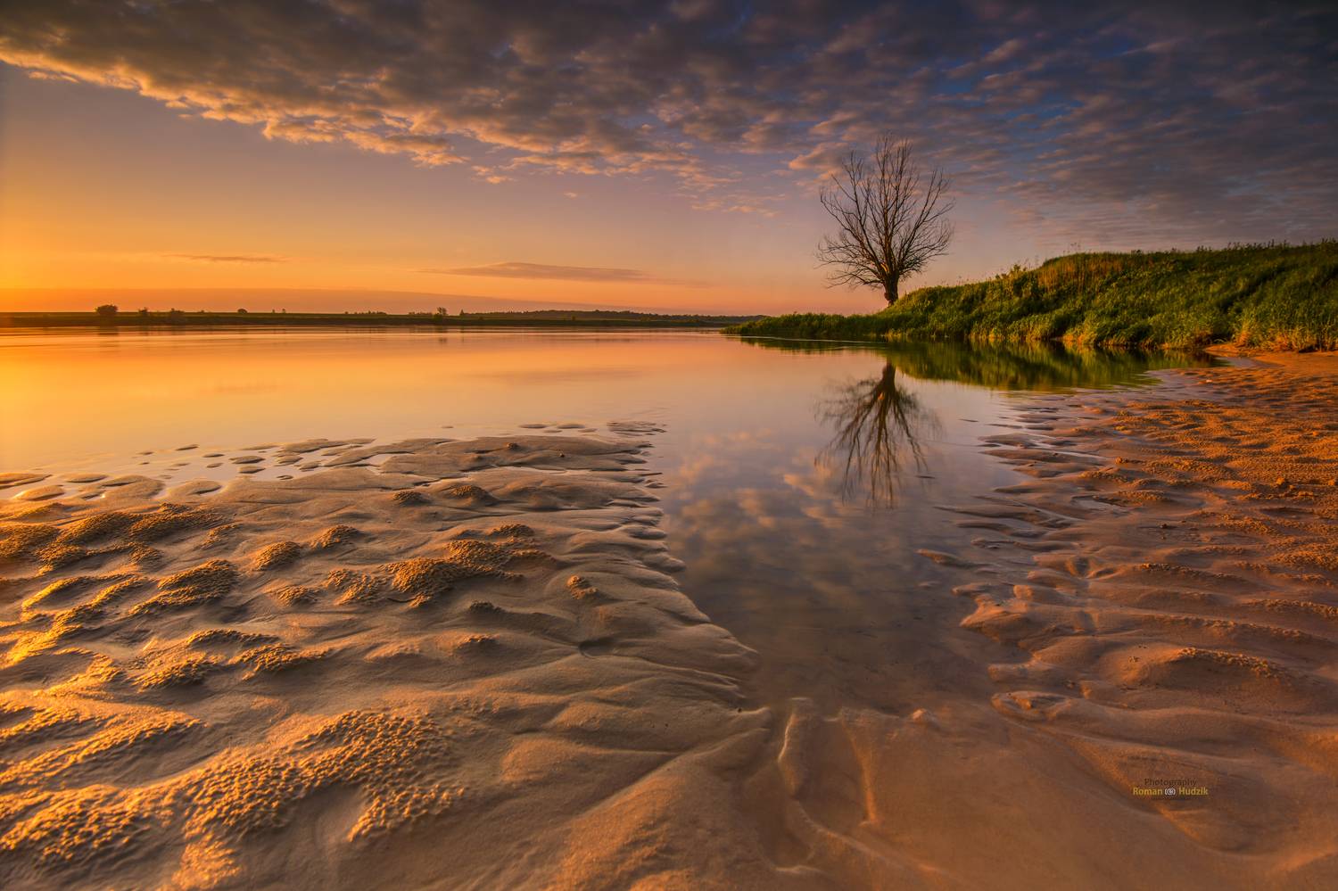 river, sunrise, lonely tree, sand, sky, clouds, landscape, Roman Hudzik