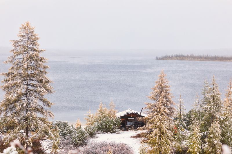 Колыма, осень, Джека Лондона, фотографсрюкзаком Осенний снегопад на Джека Лондона фото превью