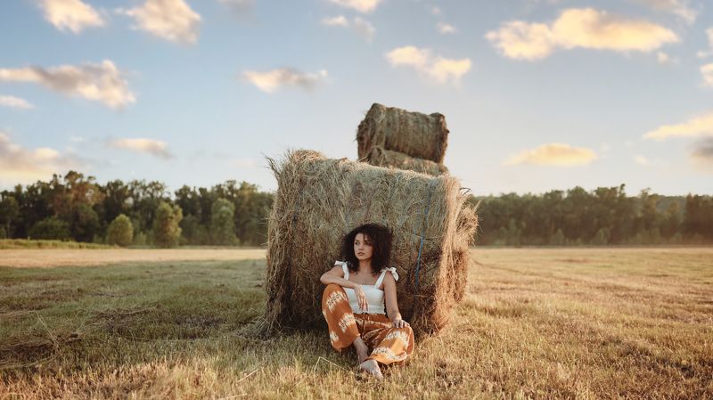 #poltava #land #sumer #autumn #girl #walk #model #portraits #portraitphotography #art #sky #evening #hay #blanks #village #style #clothing #fashion Марта фото превью