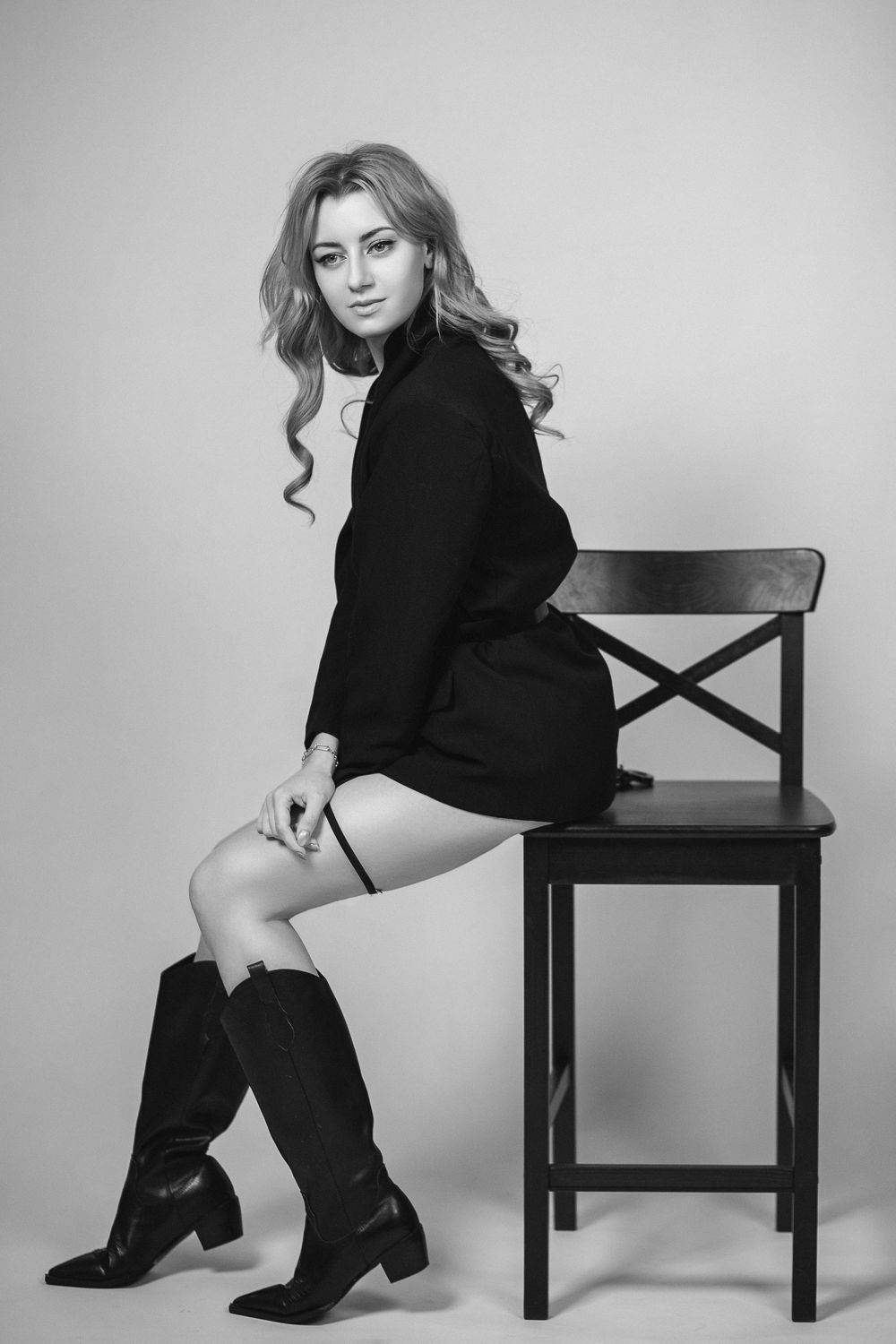 девушка, модель, портрет, фотосессия, макияж, гламур, girl, model, modeling, young, portrait, make-up, glamour, studio, чб, чёрно-белое фото, bw, black and white, творческий портрет, женский портрет, постановка, постановочная фотография, fashion, Владимир Васильев