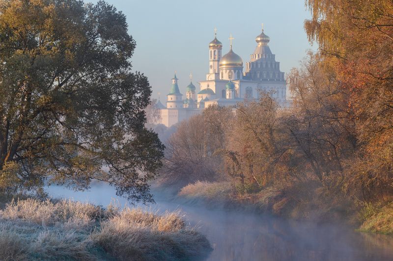 туман, храм, утро, подмосковье, истра Осенние заморозки фото превью