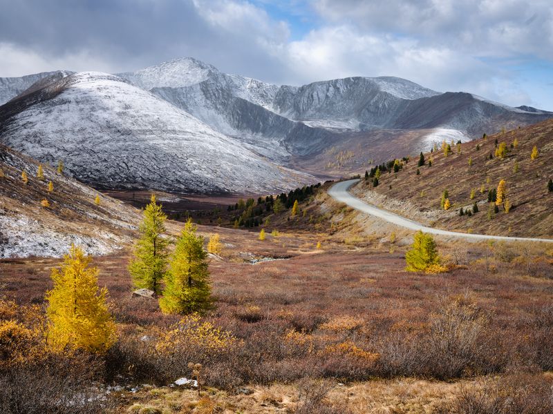 Первый снег в восточных Саянах... фото превью