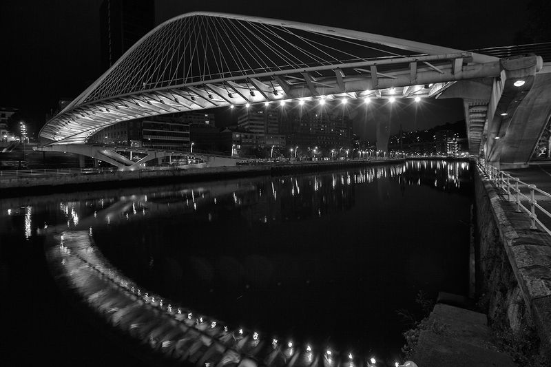 Nervion river, Bilbao фото превью