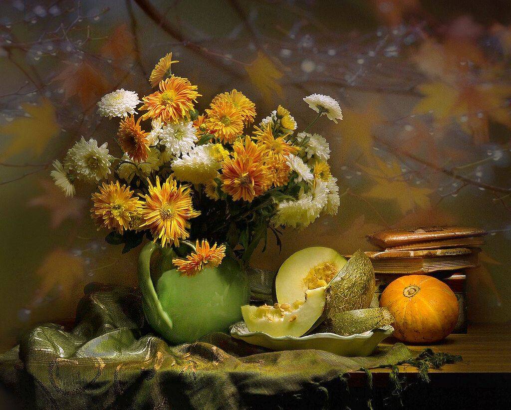 still life, натюрморт, цветы, фото натюрморт,  осень, октябрь, дыня,    настроение, хризантемы, Колова Валентина