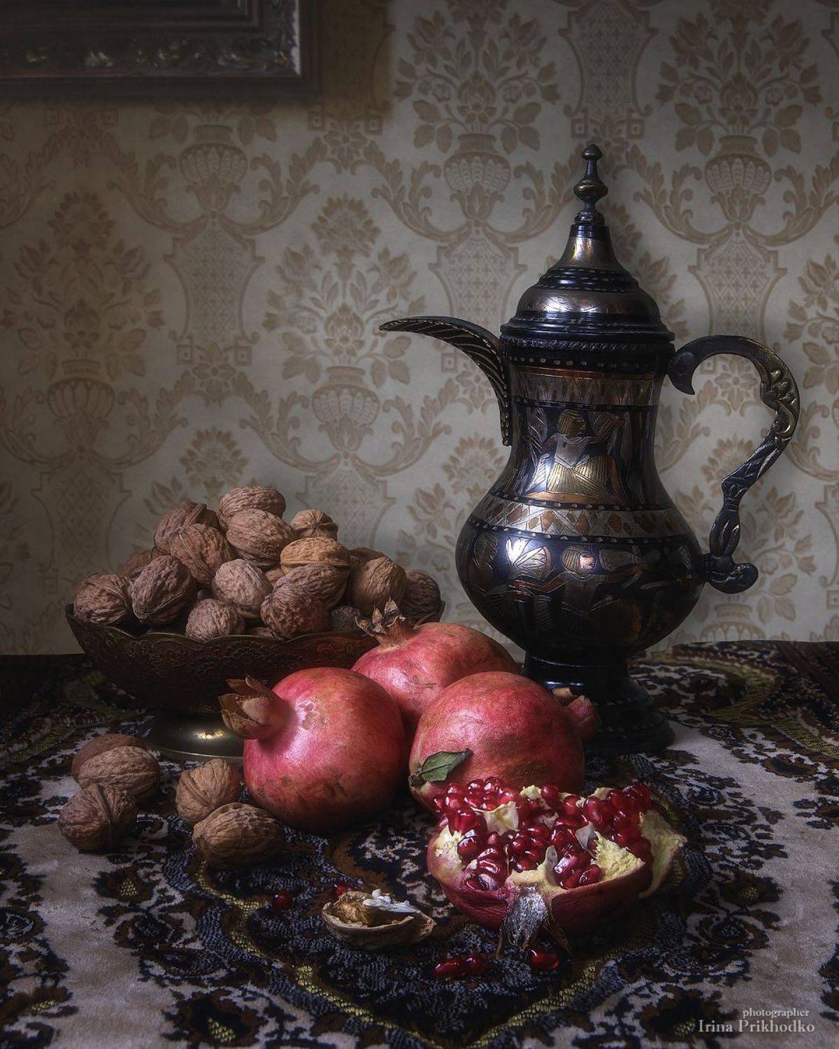 натюрморт, осень, урожай, орехи, гранаты., Ирина Приходько