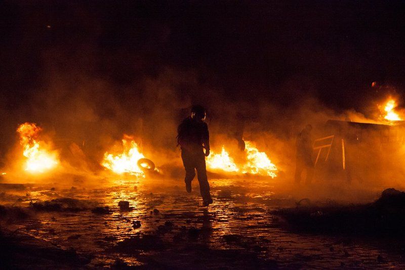 евромайдан, люди, огонь, киев, революция в огне фото превью