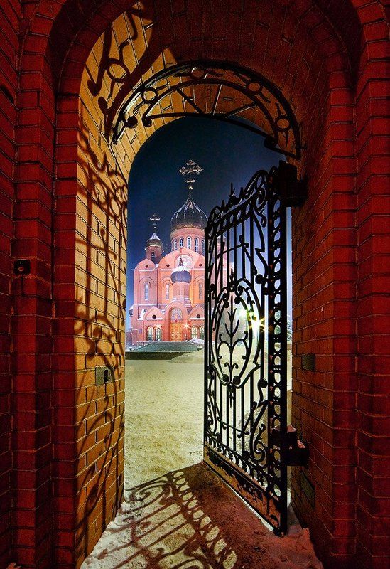 Знаменский собор, Кемерово Ворота к храму фото превью