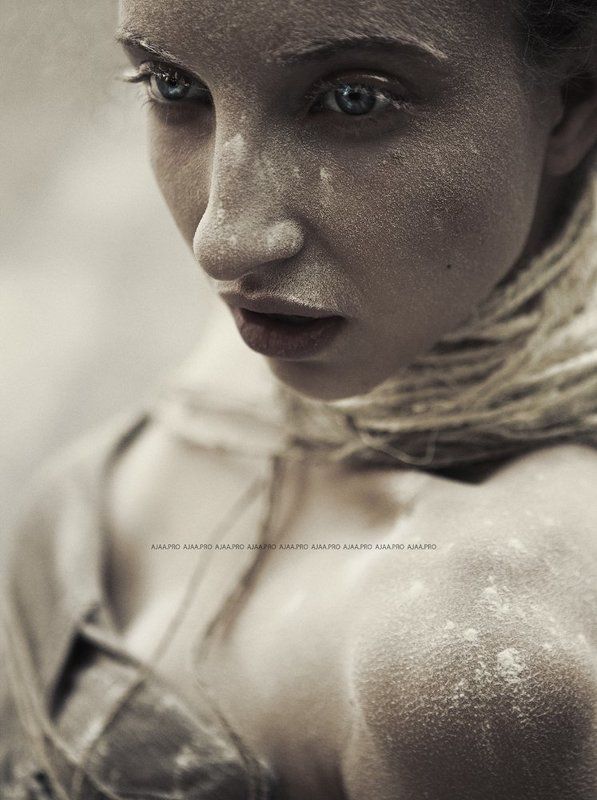 MOON фото превью