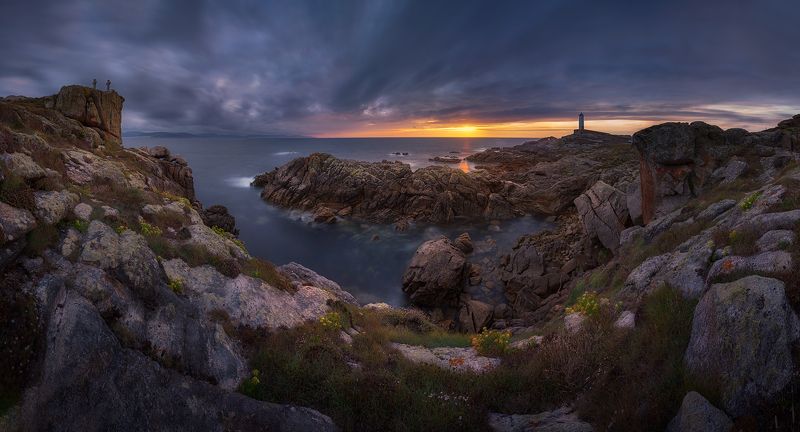 #panoramic #sunset #sunstar #galicia # spain # lighthouse # The barnacles, the lighthouse and the sea фото превью